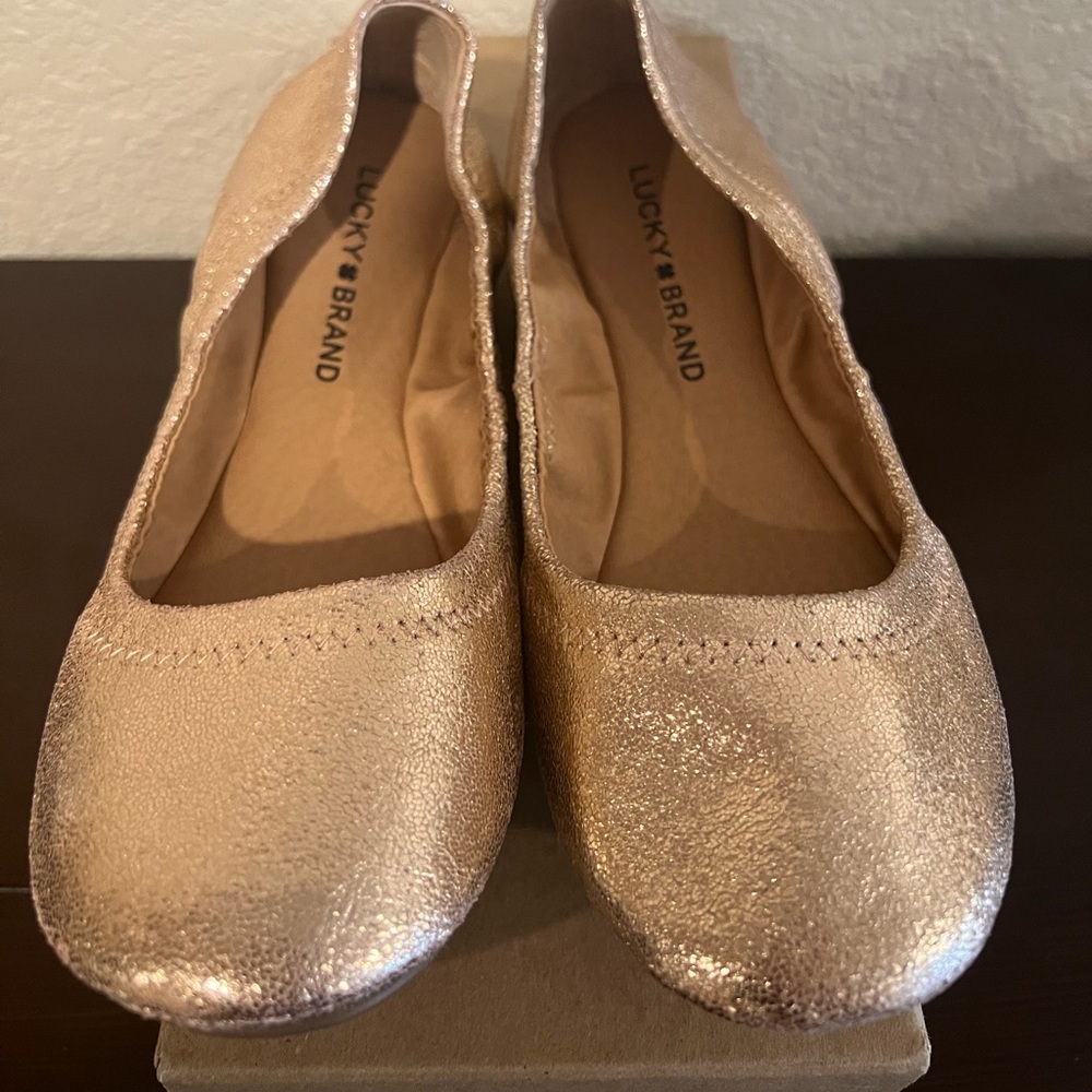 Brand new Lucky Emmie Flats